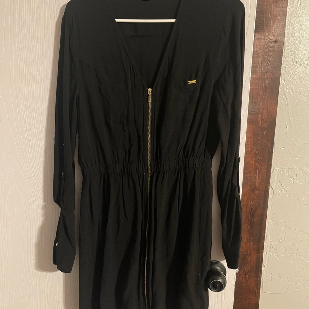 Guess long sleeves dress/ black with gold.